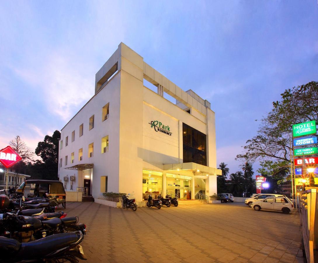Hotel Park Residency Kuttyadi Exterior foto
